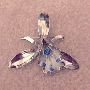 Silver tone flower pin